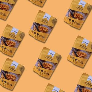 Extracto de Cordyceps VitalSetas - 60 gramos, caja del producto sobre fondo naranja.