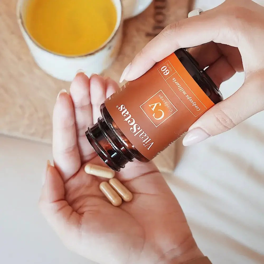 Cápsulas de Cordyceps VitalSetas en botella, 60 cápsulas para aumentar energía y resistencia física.